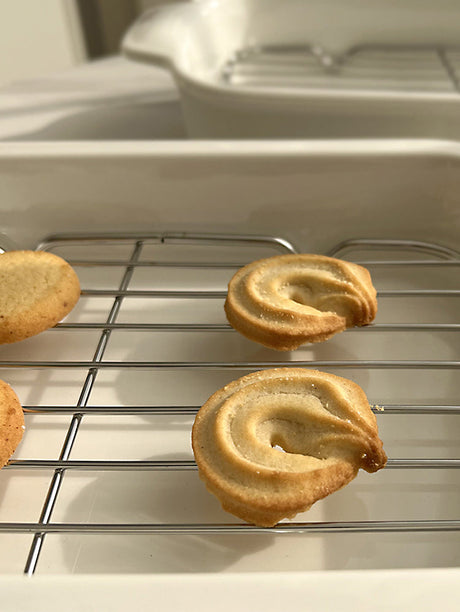 LIVETAI Marcellus Versatile Ceramic Cooking Plate from LIVETAI