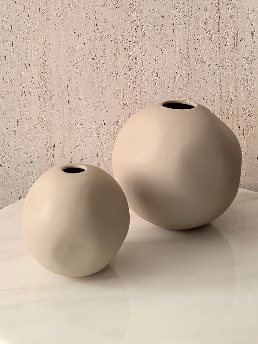 LIVETAI Marisol Elegant Round Ceramic Vase from LIVETAI