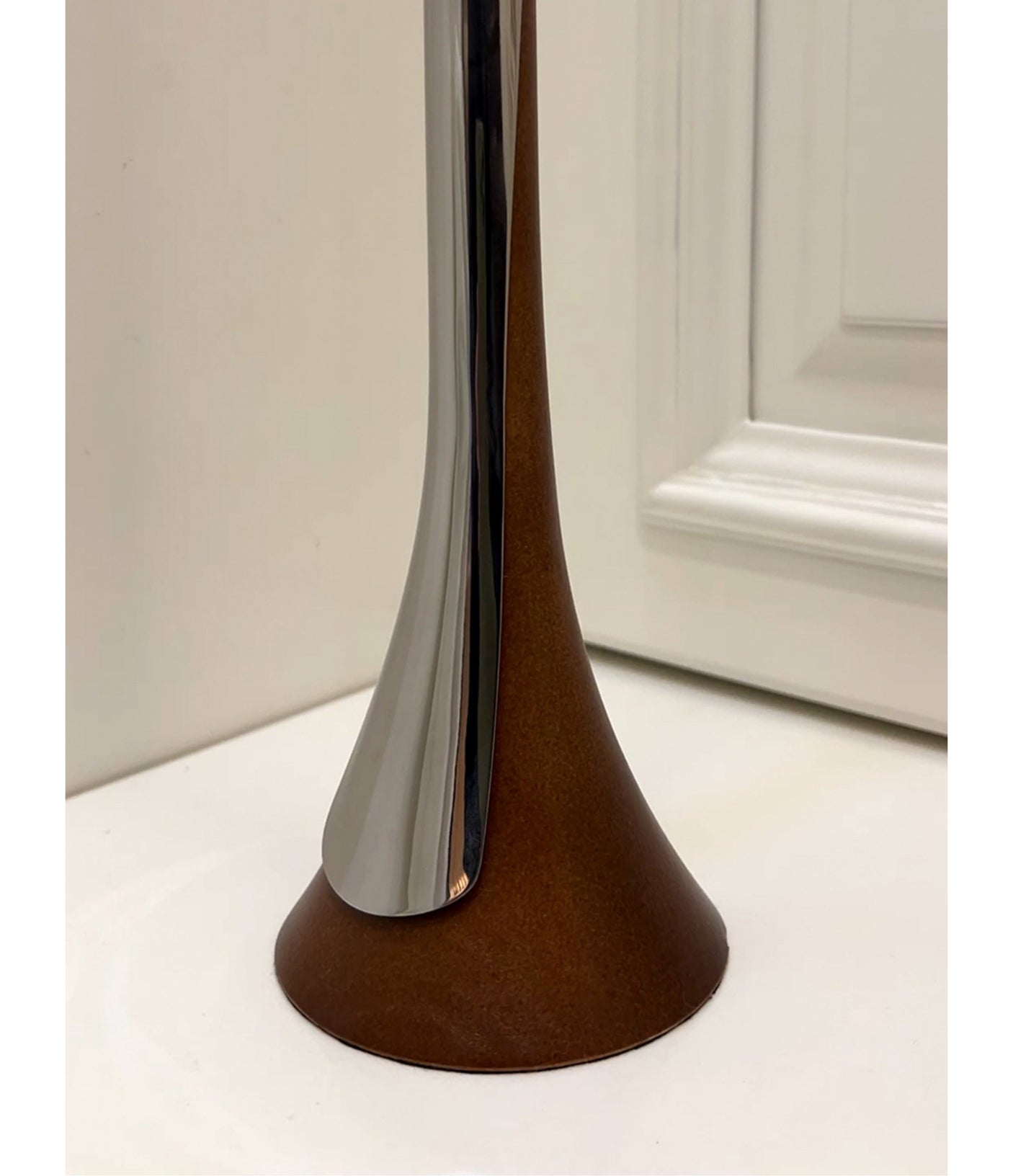 LIVETAI Santiago Elegant Long-Handled Shoe Lifting Artifact from LIVETAI