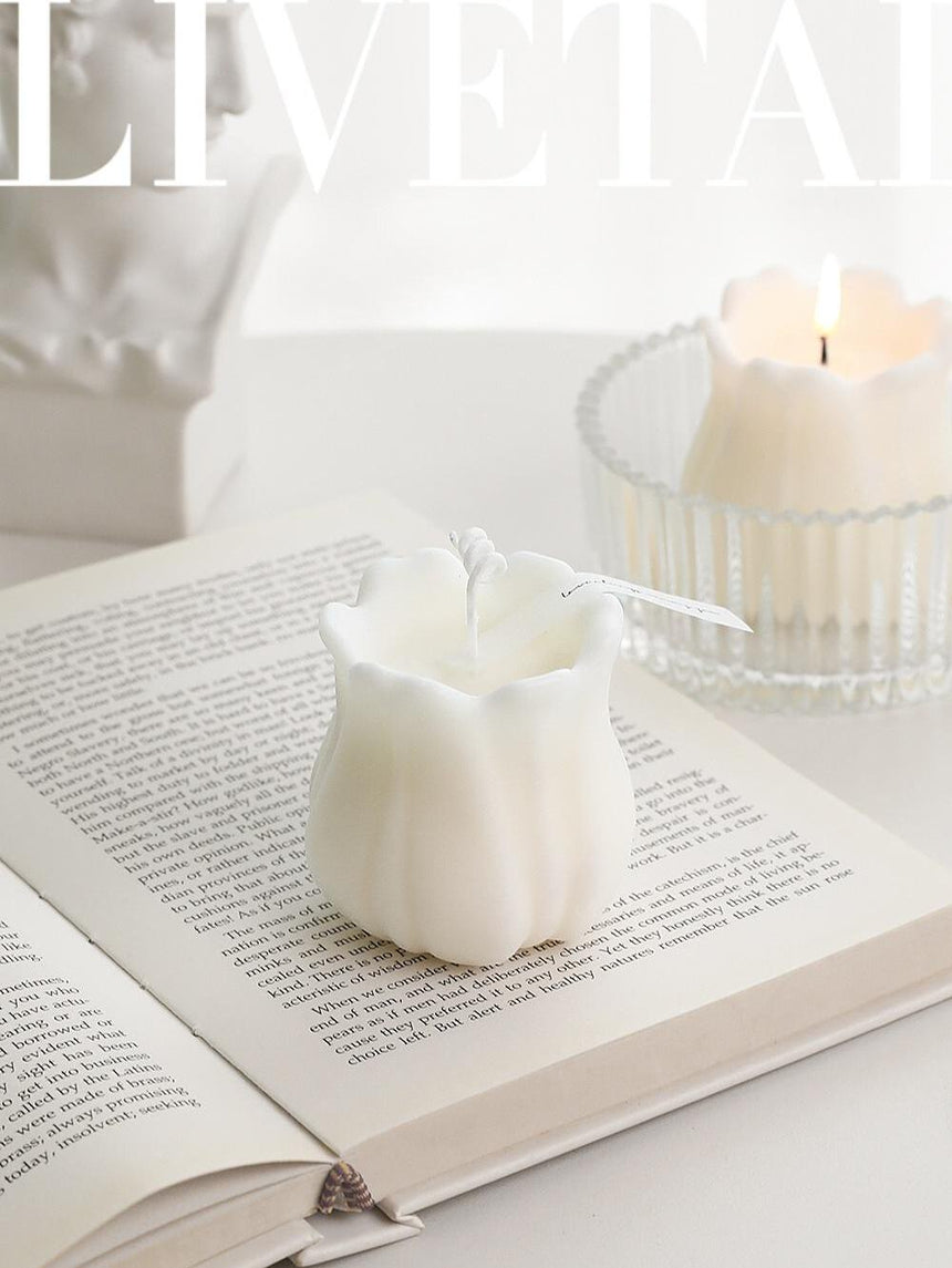 LIVETAI Santiago Floral Scented Aromatherapy Candle from LIVETAI