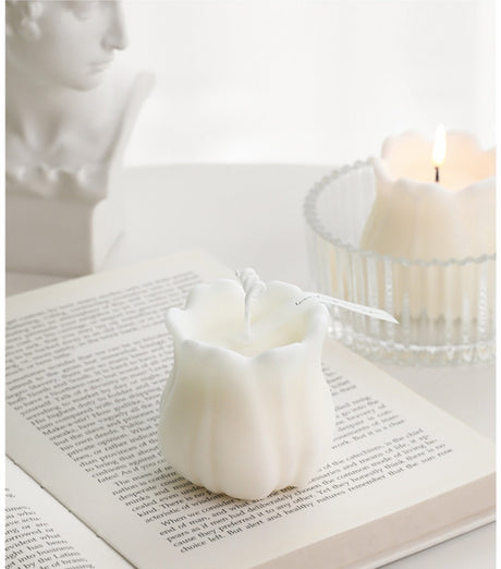 LIVETAI Santiago Floral Scented Aromatherapy Candle from LIVETAI
