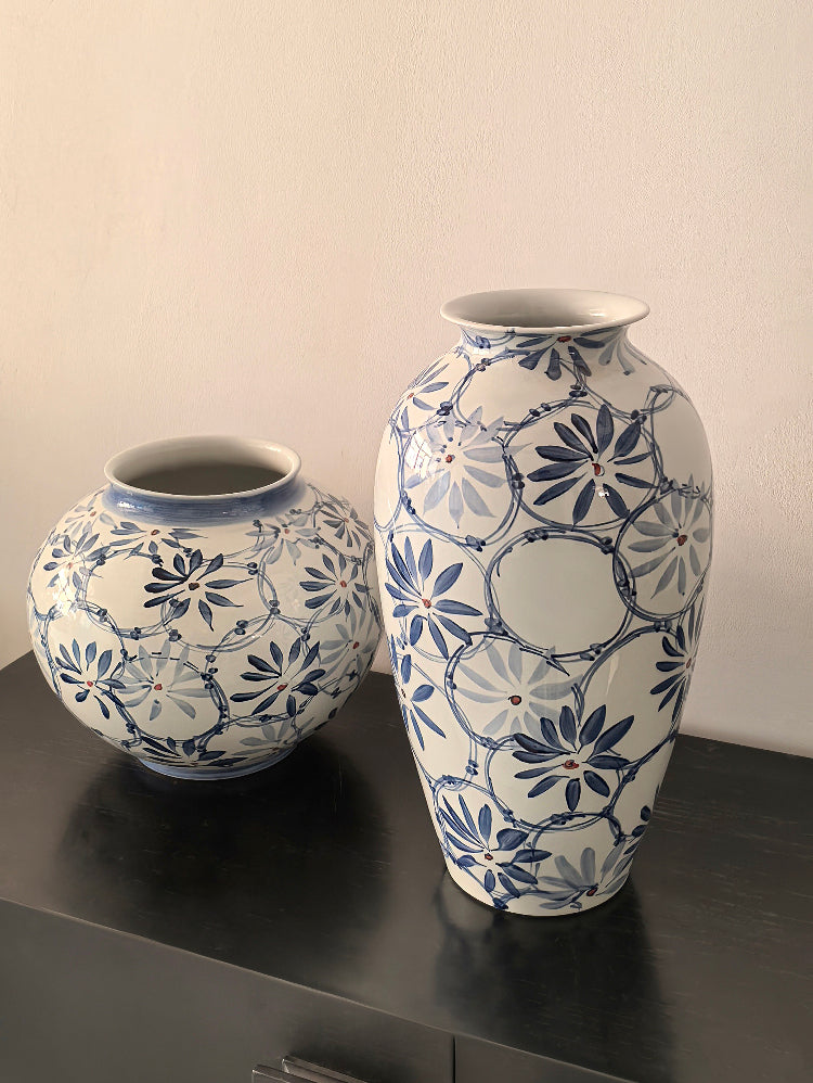LIVETAI Zephyrine Elegant Blue & White Porcelain Vase from LIVETAI