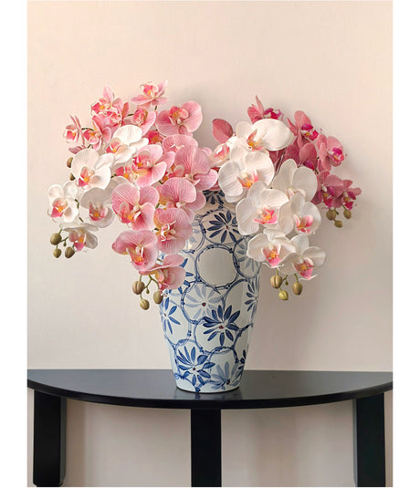 LIVETAI Zephyrine Elegant Blue & White Porcelain Vase from LIVETAI