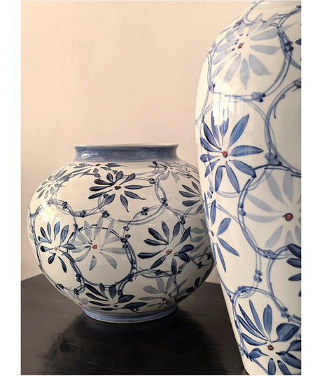 LIVETAI Zephyrine Elegant Blue & White Porcelain Vase from LIVETAI