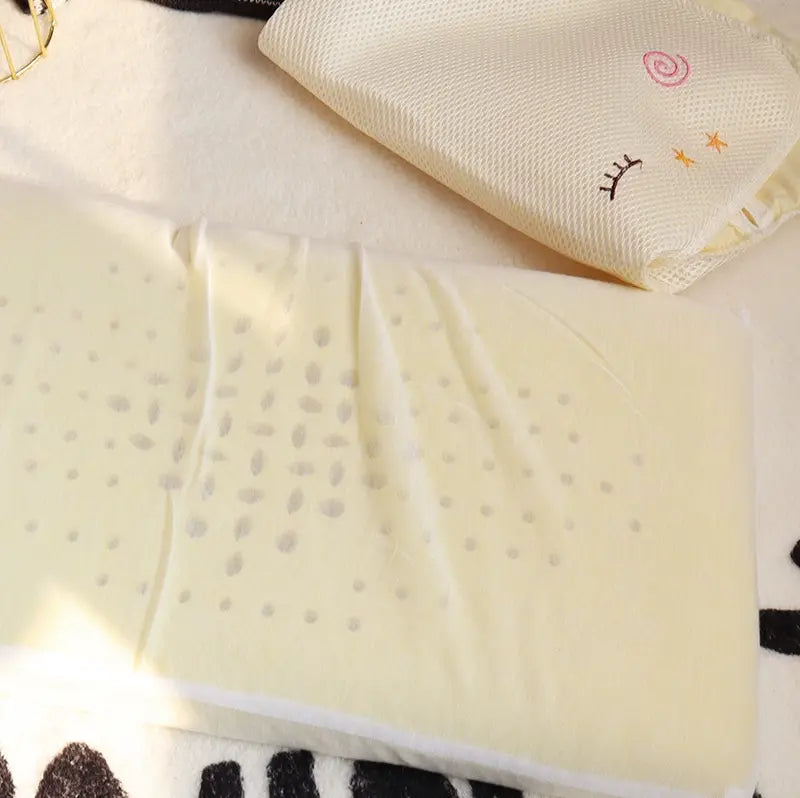MISMAIN Elowen Cozy Universal Pillow for Young Students from MISMAIN