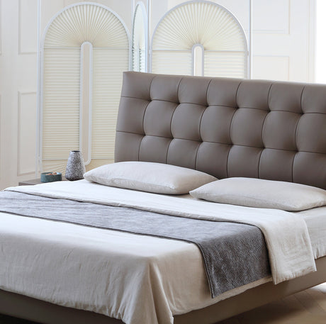 MOYU Amaryllis Creamy Stylish Retro Luxury Leather Bed from MOYU