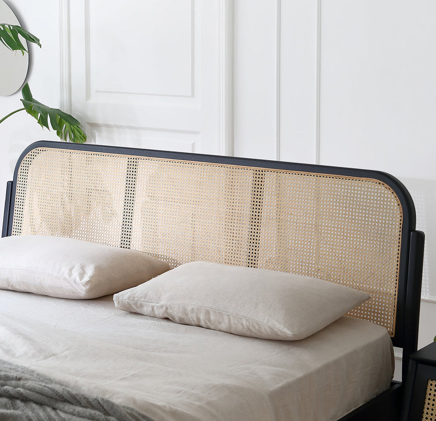 MOYU Isolde Retro Dual-Color Solid Wood Bed from MOYU