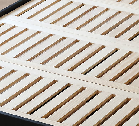 MOYU Isolde Retro Dual-Color Solid Wood Bed from MOYU