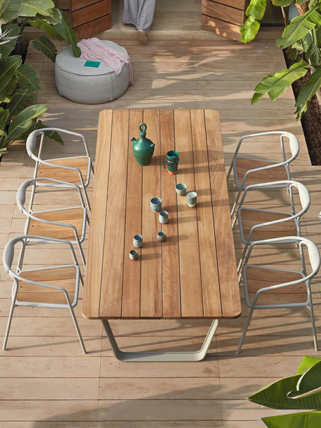 DIME GARDEN Mariposa Stylish Outdoor High Chair from DIME GARDEN