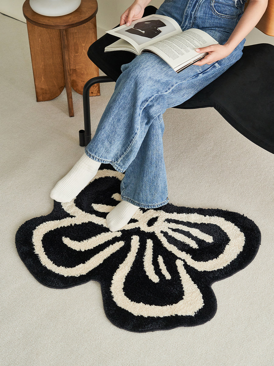 MOMO'S TALK Elysia Cozy Tufted Non-Slip Rug from MOMO'S TALK