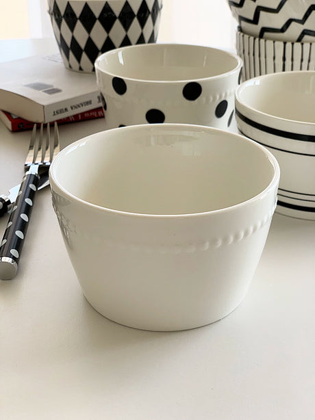 YASUKI Amara Elegant Black-White Ceramic Salad Bowl from YASUKI