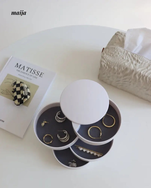 Simple Rotating Jewellery Box from SOFTHOME
