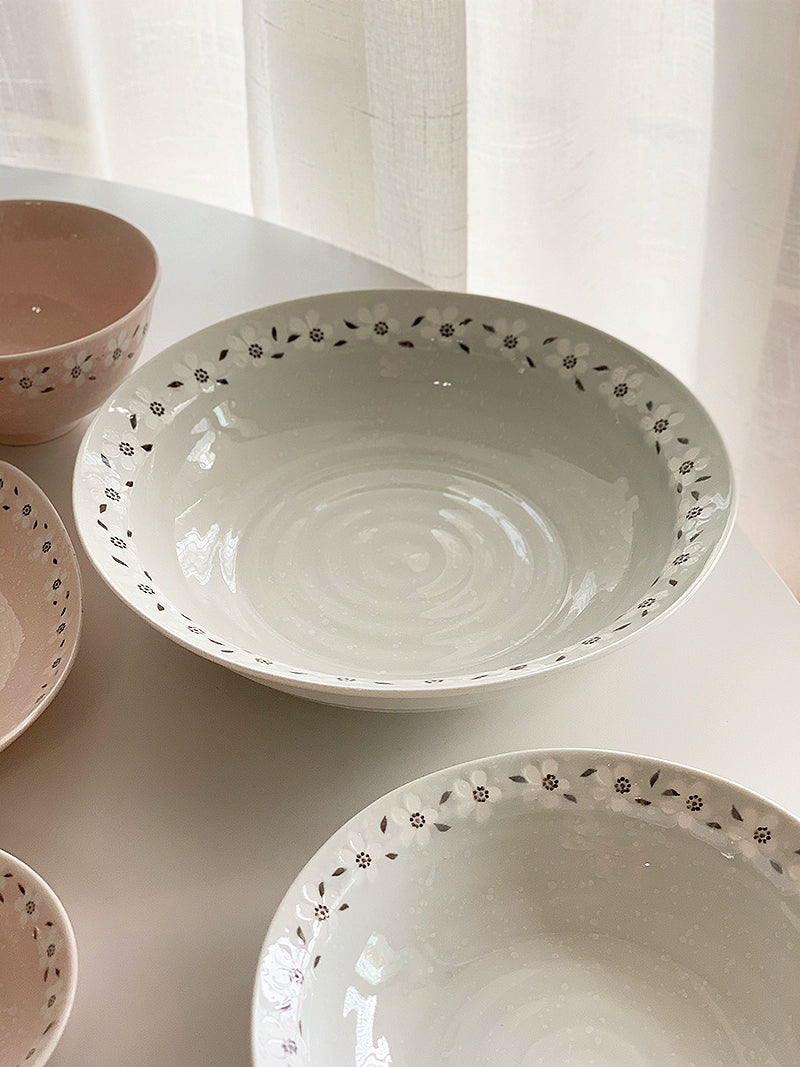 YASUKI Haruki Elegant Snowflake Ceramic Rice Bowl from YASUKI