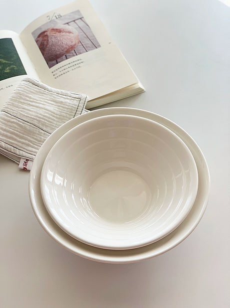 YASUKI Hiroshi Elegant White Ceramic Bowl from YASUKI