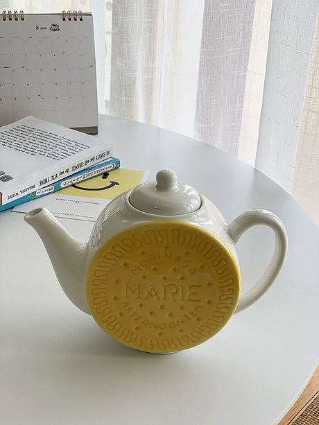 YASUKI Aria Whimsical Layered Burger Ceramic Cup from YASUKI