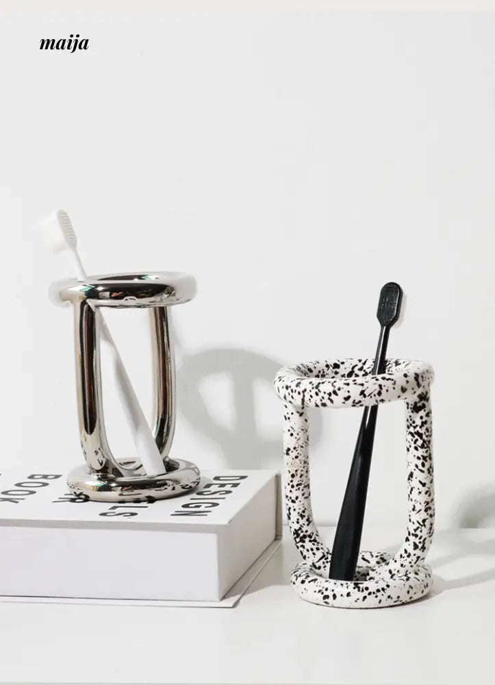 Chibi Toothbrush Rack from LENYVASEN