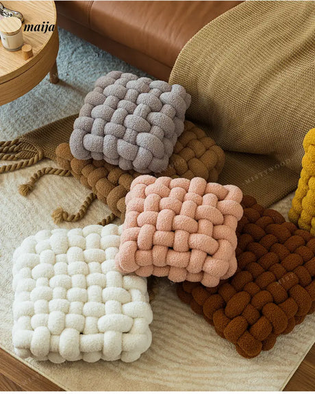Knot Cushion from mistywood