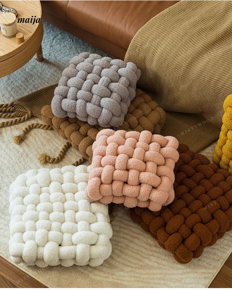 Knot Cushion from mistywood