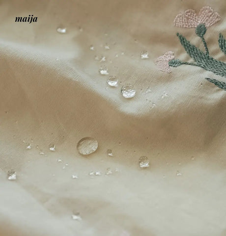 Cotton Daisy Apron from maija