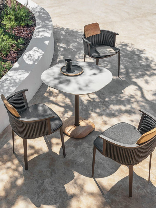 DIME GARDEN Santiago Elegant Wicker Outdoor Set from DIME GARDEN