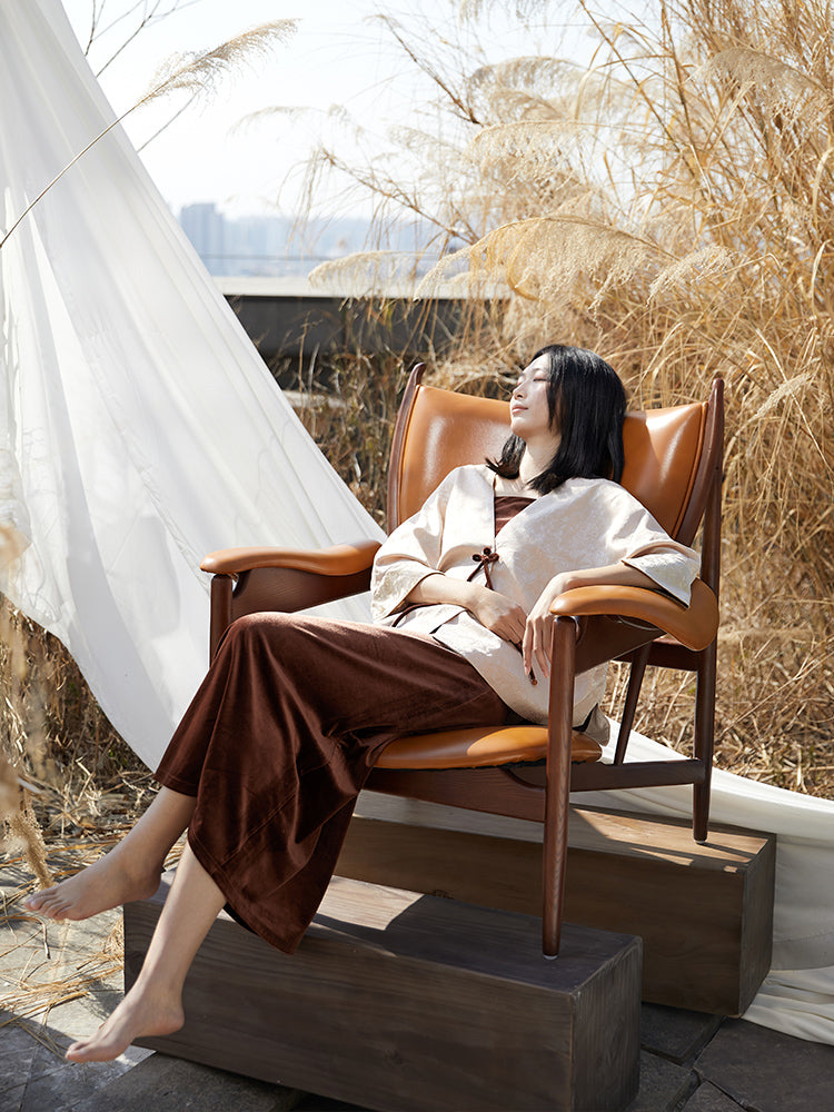 QUANMU Lysandra Regal Vintage Solid Wood Armchair from QUANMU