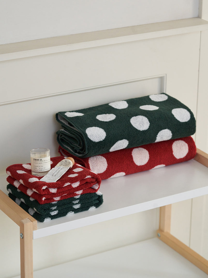 MOMO'S TALK Elowen Soft Absorbent Polka Dot Towel for Couples from MOMO'S TALK