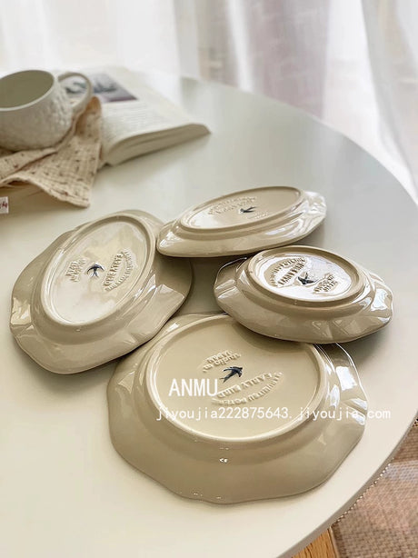 YASUKI Hiroshi Elegant Hand-Painted Ceramic Dish from YASUKI