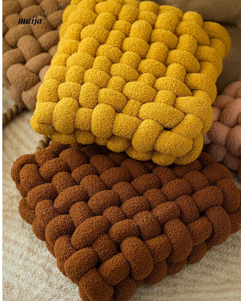 Knot Cushion from mistywood