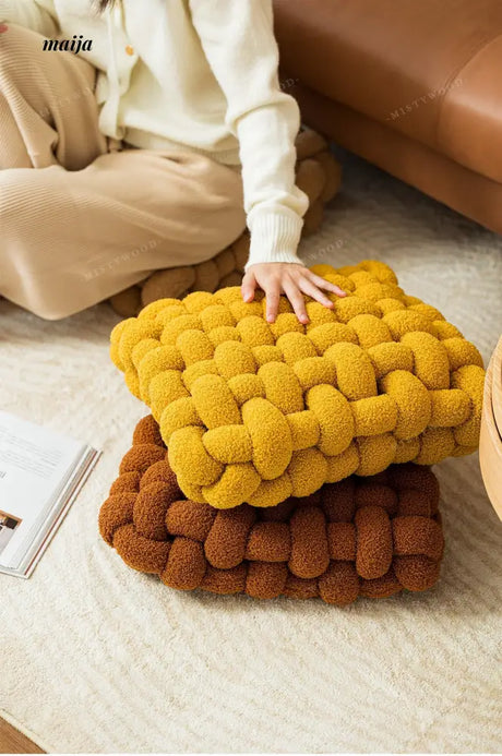 Knot Cushion from mistywood