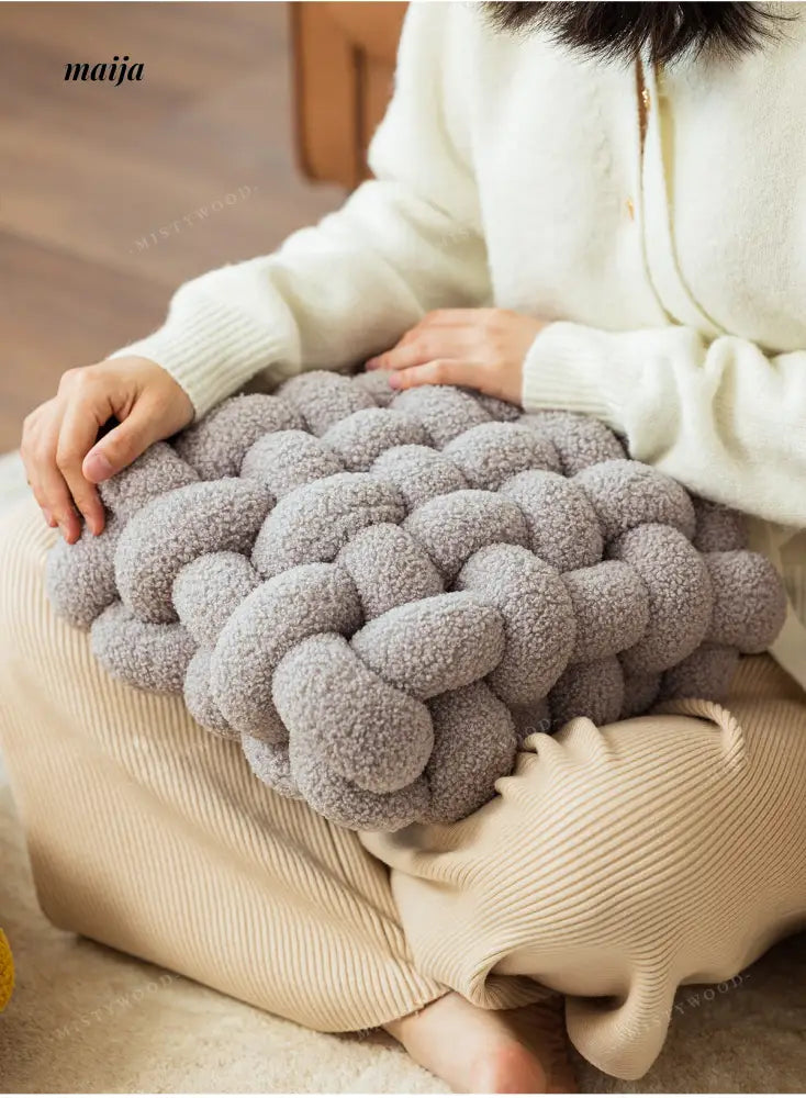 Knot Cushion from mistywood
