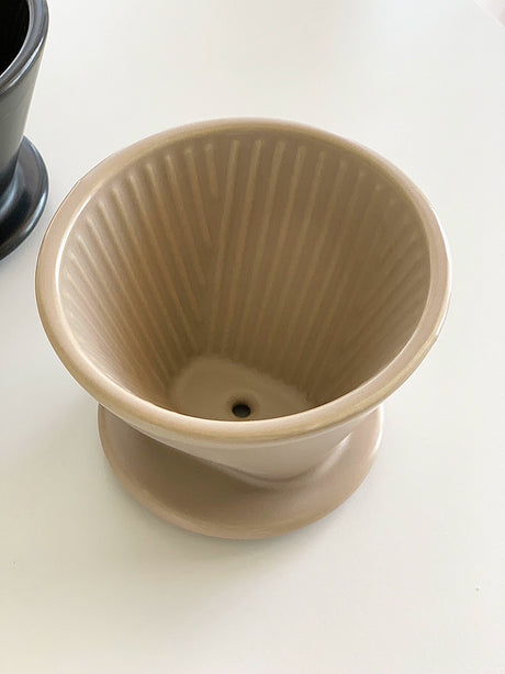 YASUKI Aveline Stylish Ceramic Dripping Pot from YASUKI