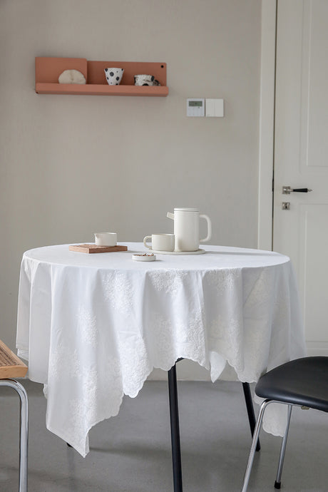 MOMO'S TALK Lenoska Waterproof Oilproof Elegant Tablecloth from MOMO'S TALK