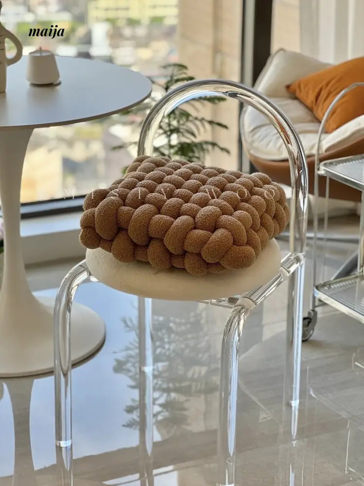 Knot Cushion from mistywood