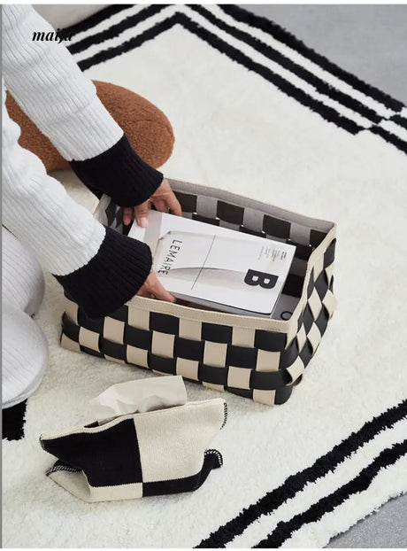 Checkerboard Woven Basket from momo's talk