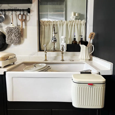 Retro Pub Kitchen Bin from maija