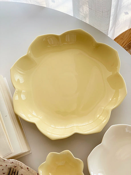 YASUKI Isabella Elegant Floral Under-Glaze Ceramics Set from YASUKI
