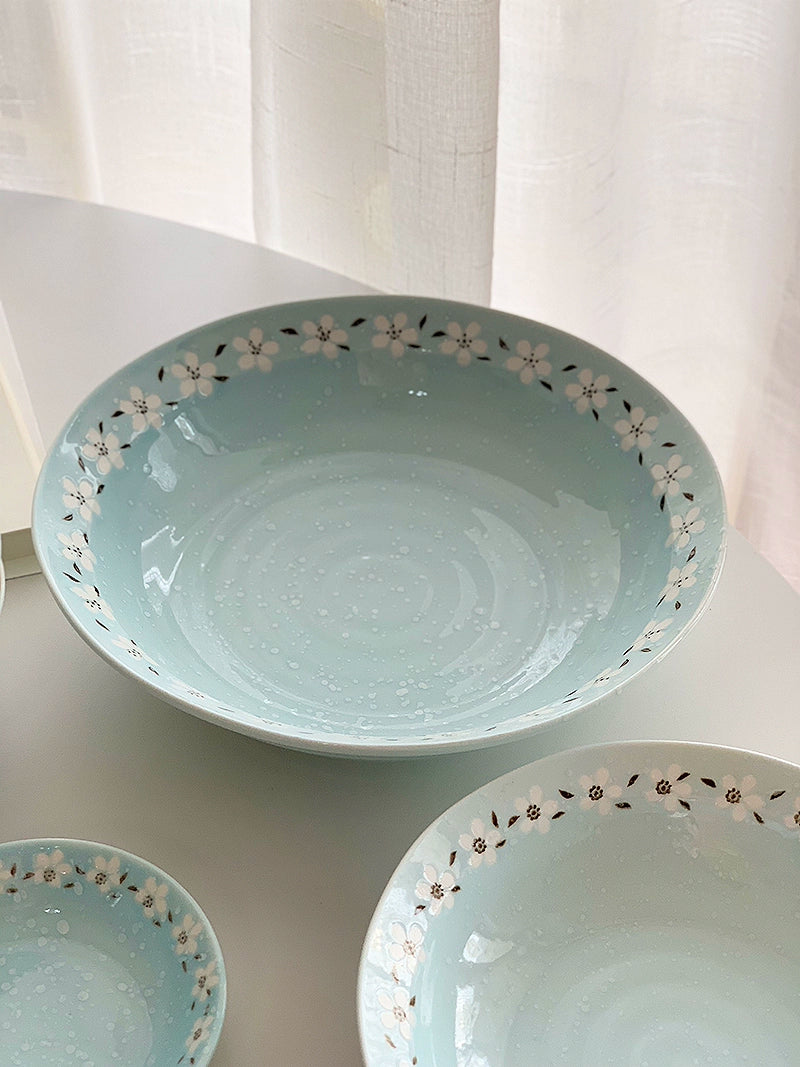 YASUKI Haruki Elegant Snowflake Ceramic Rice Bowl from YASUKI