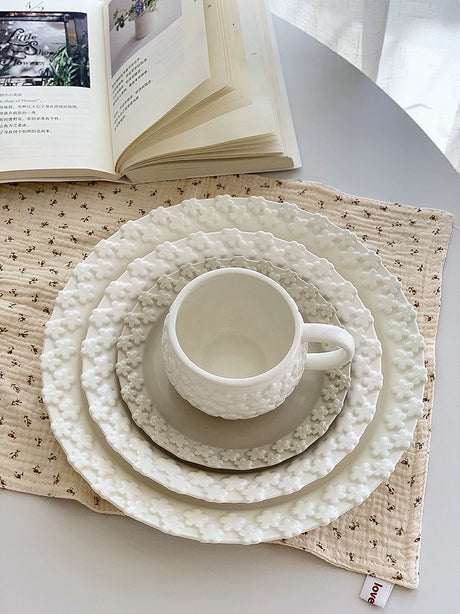 YASUKI Penelope Vintage Floral 3D Coffee Cup from YASUKI