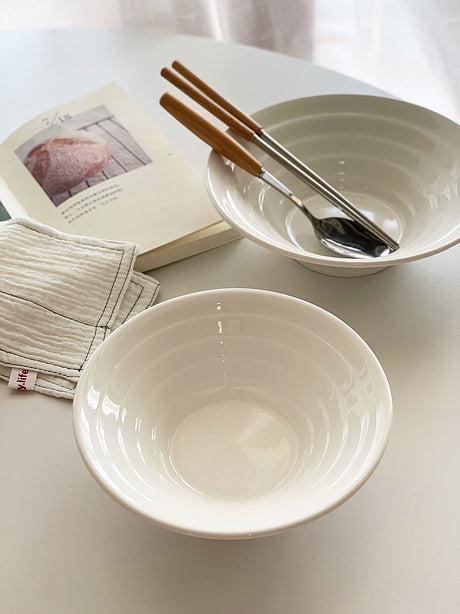 YASUKI Hiroshi Elegant White Ceramic Bowl from YASUKI