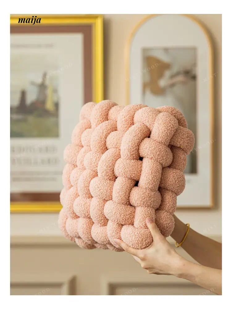 Knot Cushion from mistywood
