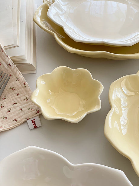 YASUKI Isabella Elegant Floral Under-Glaze Ceramics Set from YASUKI
