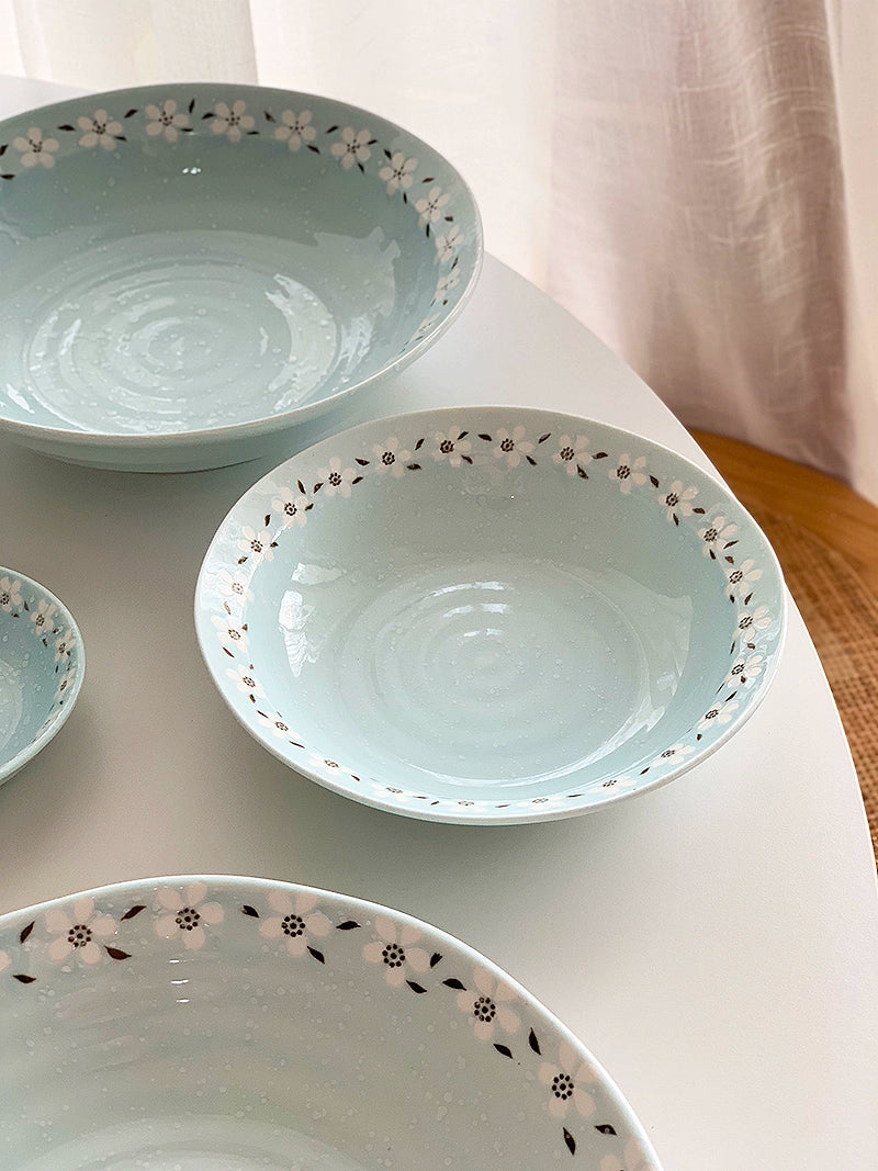 YASUKI Haruki Elegant Snowflake Ceramic Rice Bowl from YASUKI
