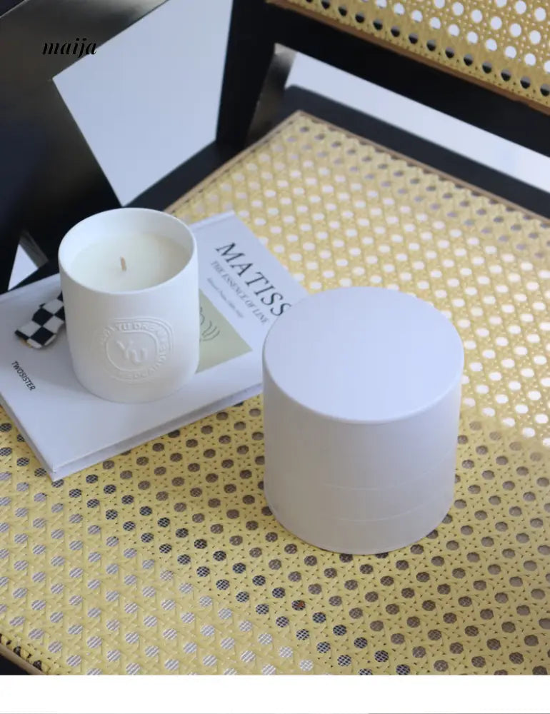 Simple Rotating Jewellery Box from SOFTHOME