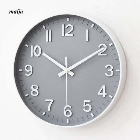 Classic Quiet Quartz Clock from maija