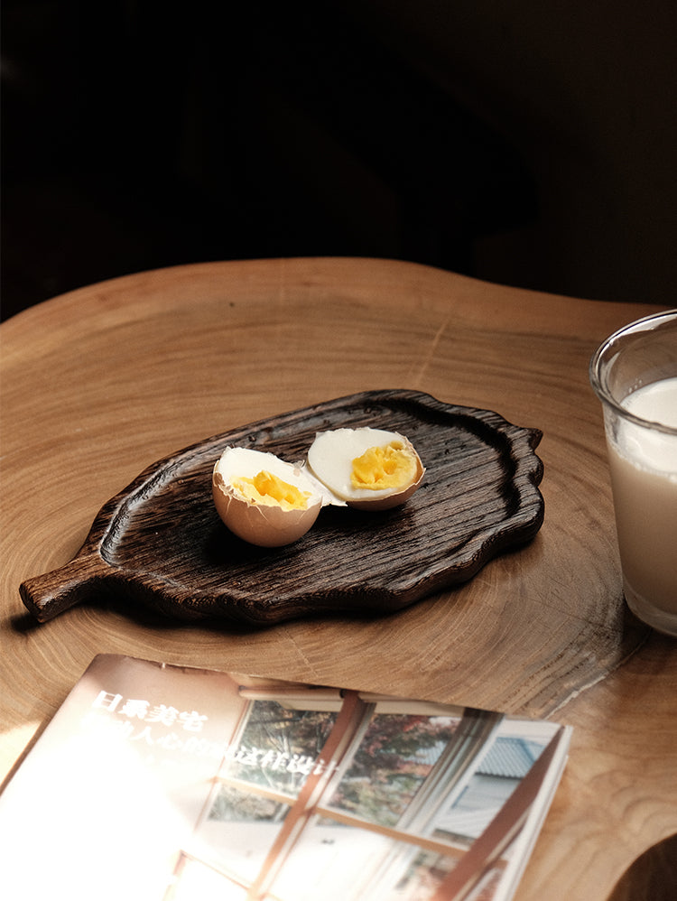 PAULOWNIA YOKOHAMA Elegant Leaf-Shaped Wooden Pallet Tray from PAULOWNIA