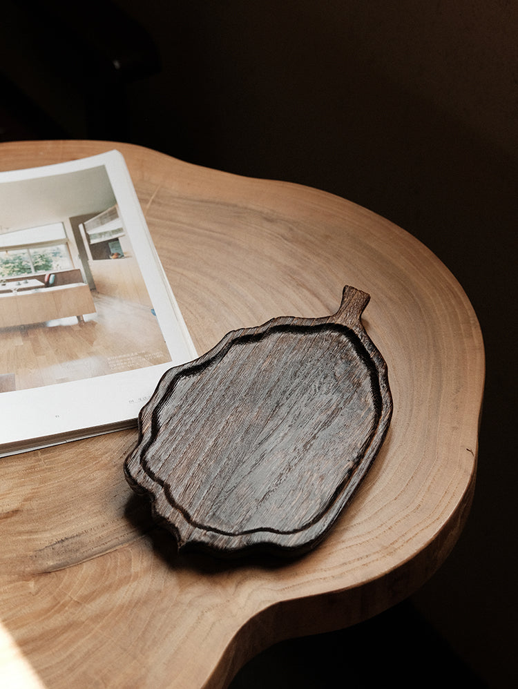 PAULOWNIA YOKOHAMA Elegant Leaf-Shaped Wooden Pallet Tray from PAULOWNIA