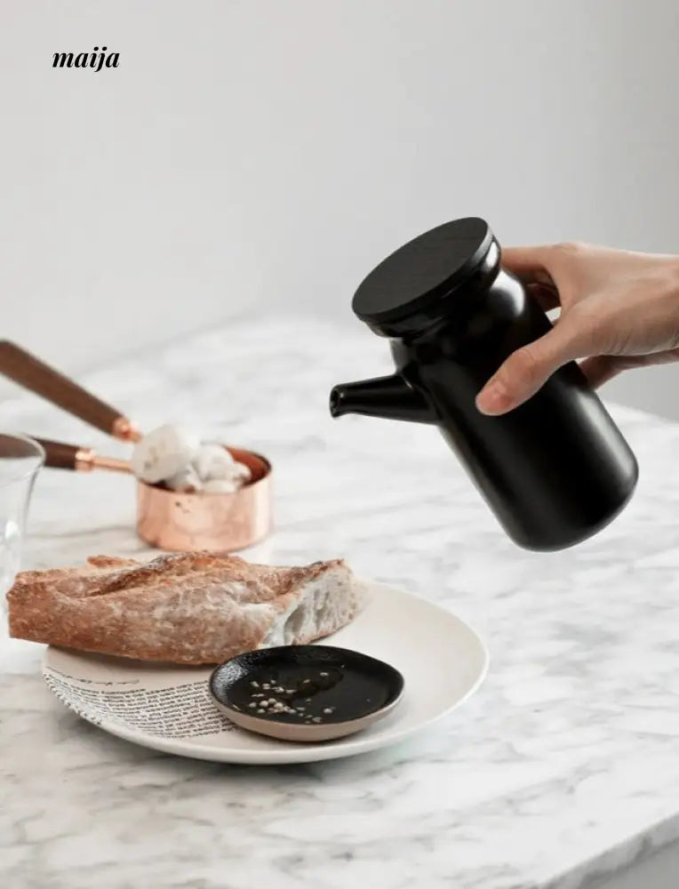 High Temperature Resistant Ceramic Seasoning Jar Set with Lid from maija