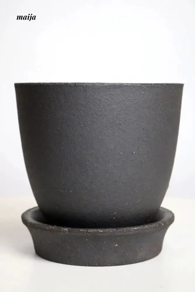 KERRY Handmade Black Hole Flower Pot from maija