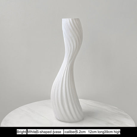 LIVETAI Marisol Elegant Modern Glass Vase from LIVETAI