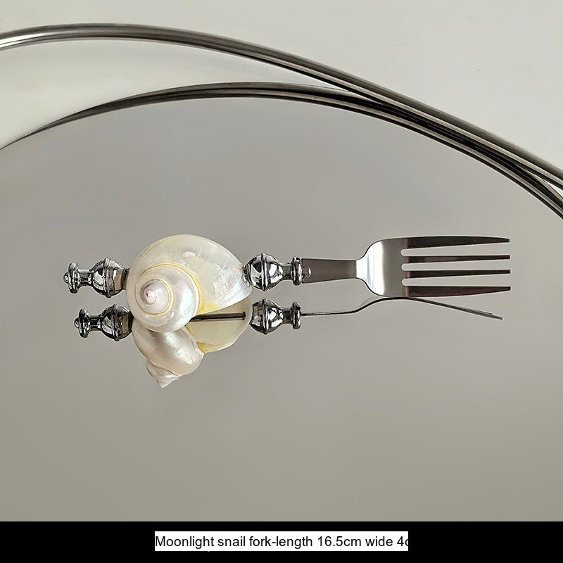 LIVETAI Isolde Charming Natural Conch Fork from LIVETAI